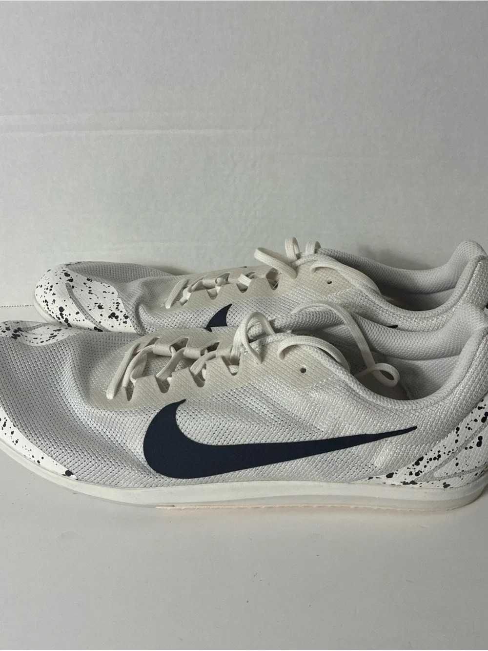 Nike Men's Cream/White Running Shoes with Black Swoosh and Speckle Size 15